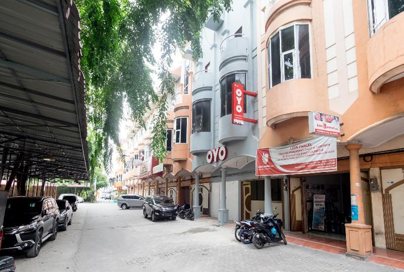 Oyo 835 Metropolitan Home Stay Medan Bagian luar foto